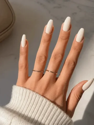 Almond Nails [Image: CSC]